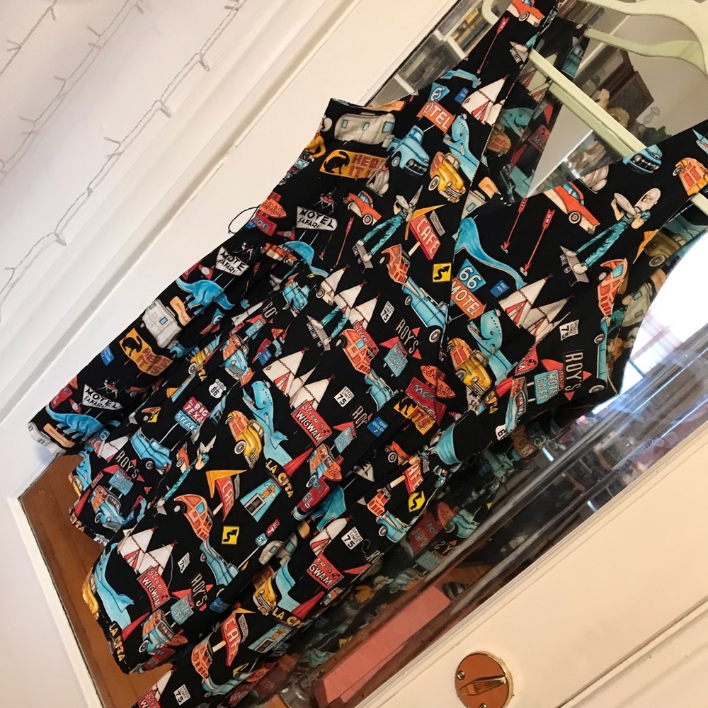 ModCloth Fervour dress with v-neck line and an A-line skirt, and POCKETS 3X
